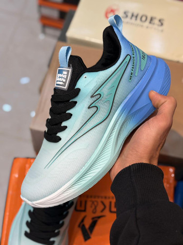 کفش اسپرت بوست