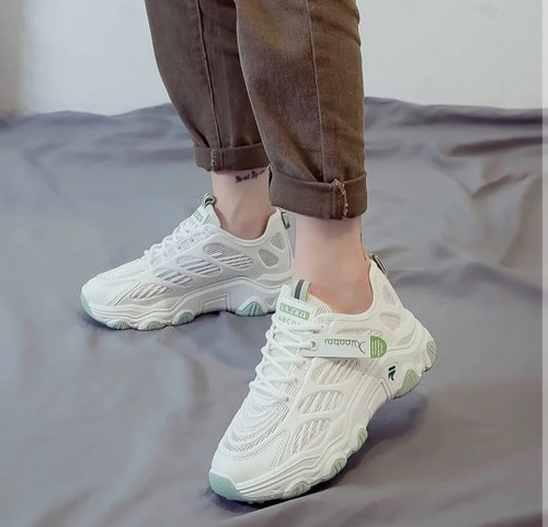 کتونی زنانه سفید مدل MKLI